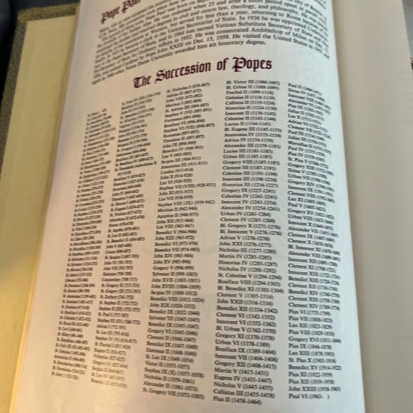 Vintage ‘74-‘75, 1970 Copyright New American Bible Catholic Heirloom Edition. - Picture 11 of 16